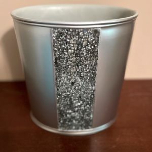 Silver trash can with sparkle